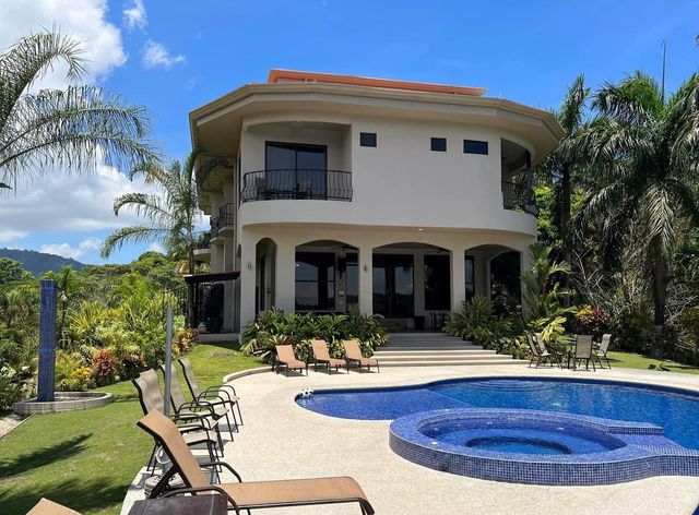 Stylish Luxury Rental Jaco