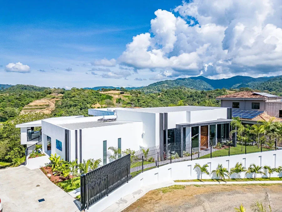 jaco vacation villa with Large game room