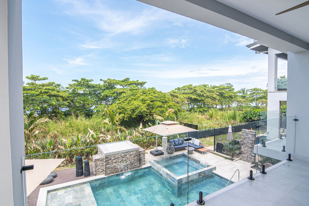 Pool view vacation villa rentals jaco