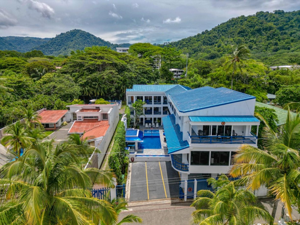 luxury vacation villa for rent Jaco