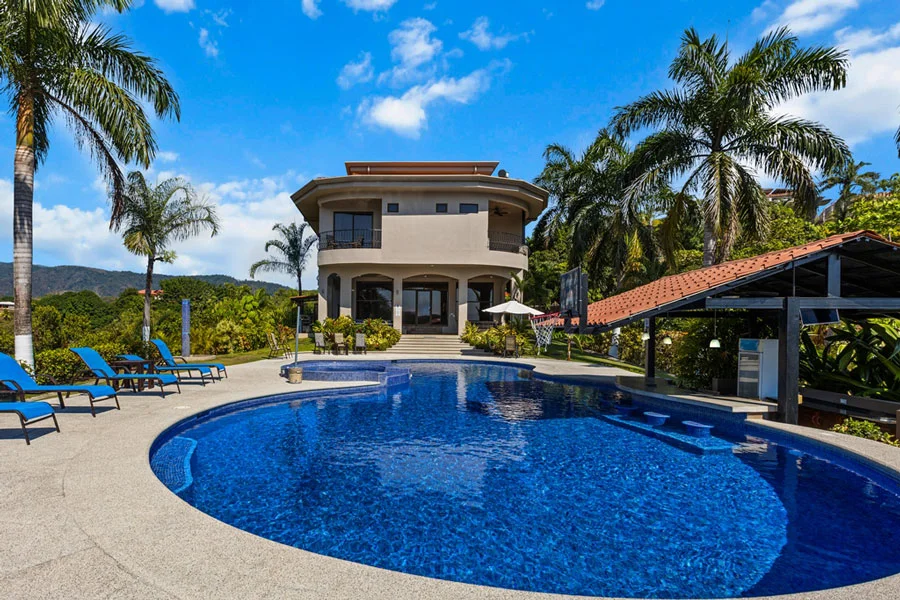 Jaco vacation villa with all amenities